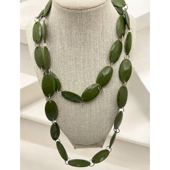 Vintage Olive Green Beaded Necklace Faceted Oval Beads Silver Tone Long 44 Inch - Picture 1 of 8